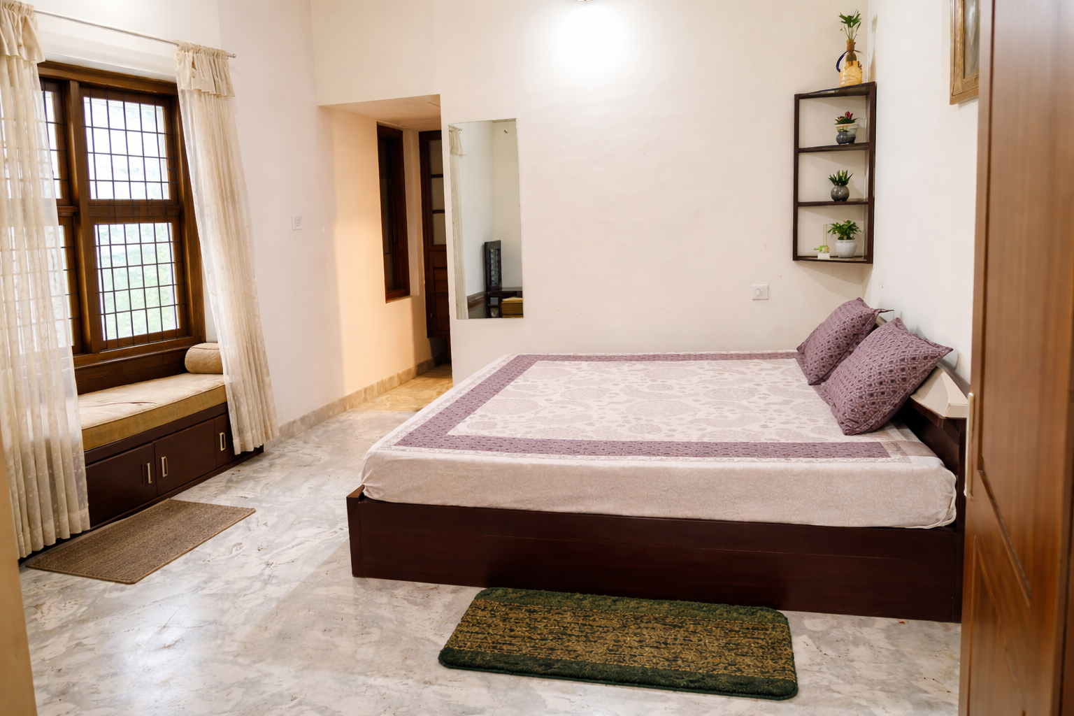 Sit-Out Room – Maleyam Homestay